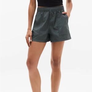 NWT Athleta Women’s XL Paradise Mid Rise Easy Short in Black